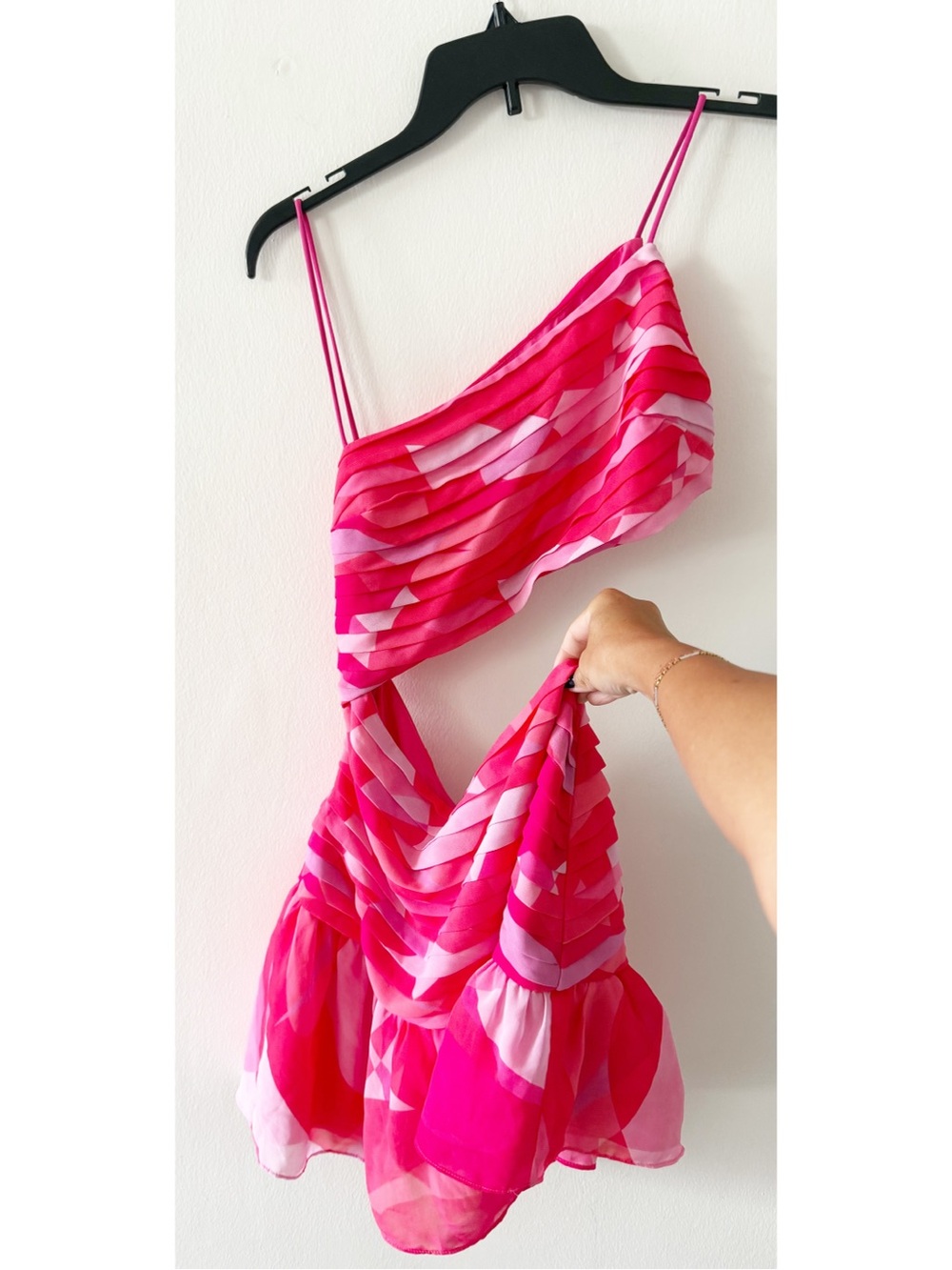 Hello Molly Hold My Drink Pink Pleated Cutout Mini Dress Size US 6 - Picture 4 of 8
